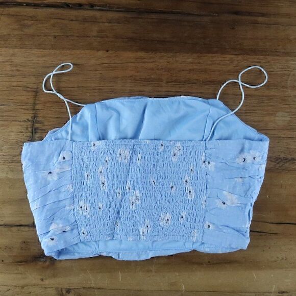 LA HEARTS BLUE CROP TOP WITH WHITE DAISIES SIZE SMALL NWT - Picture 6 of 6